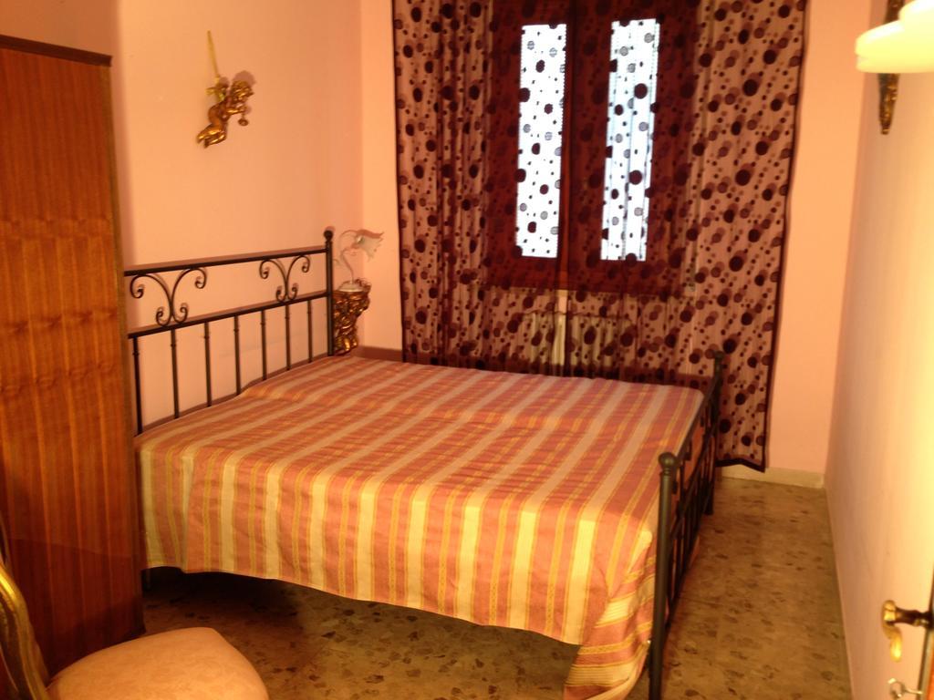 Hotel Stanza Bellaria Pontedera Zimmer foto