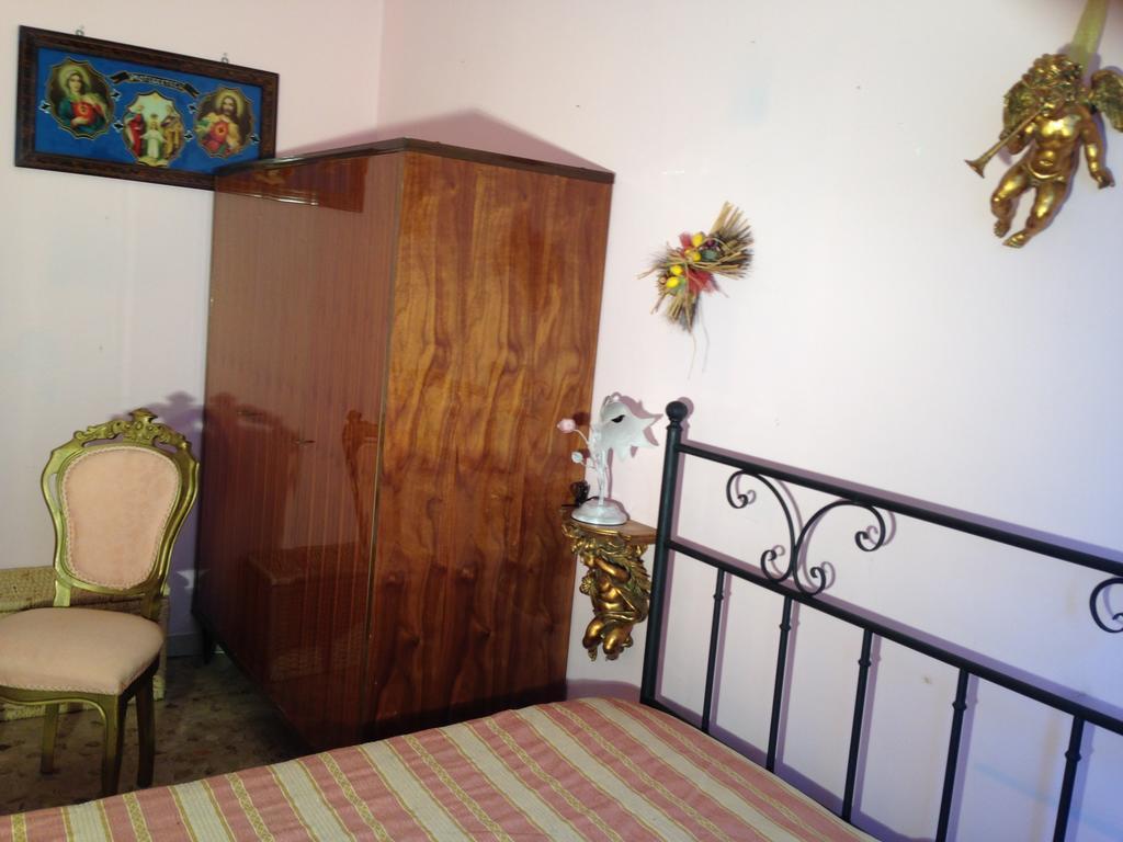 Hotel Stanza Bellaria Pontedera Zimmer foto